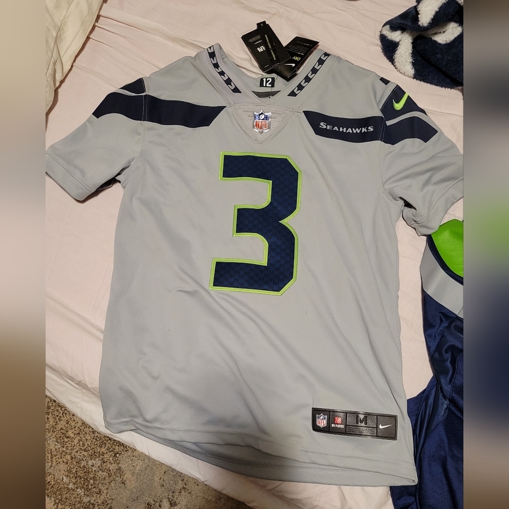 NWT Seahawks Wilson 3 Nike Jersey Shirt M